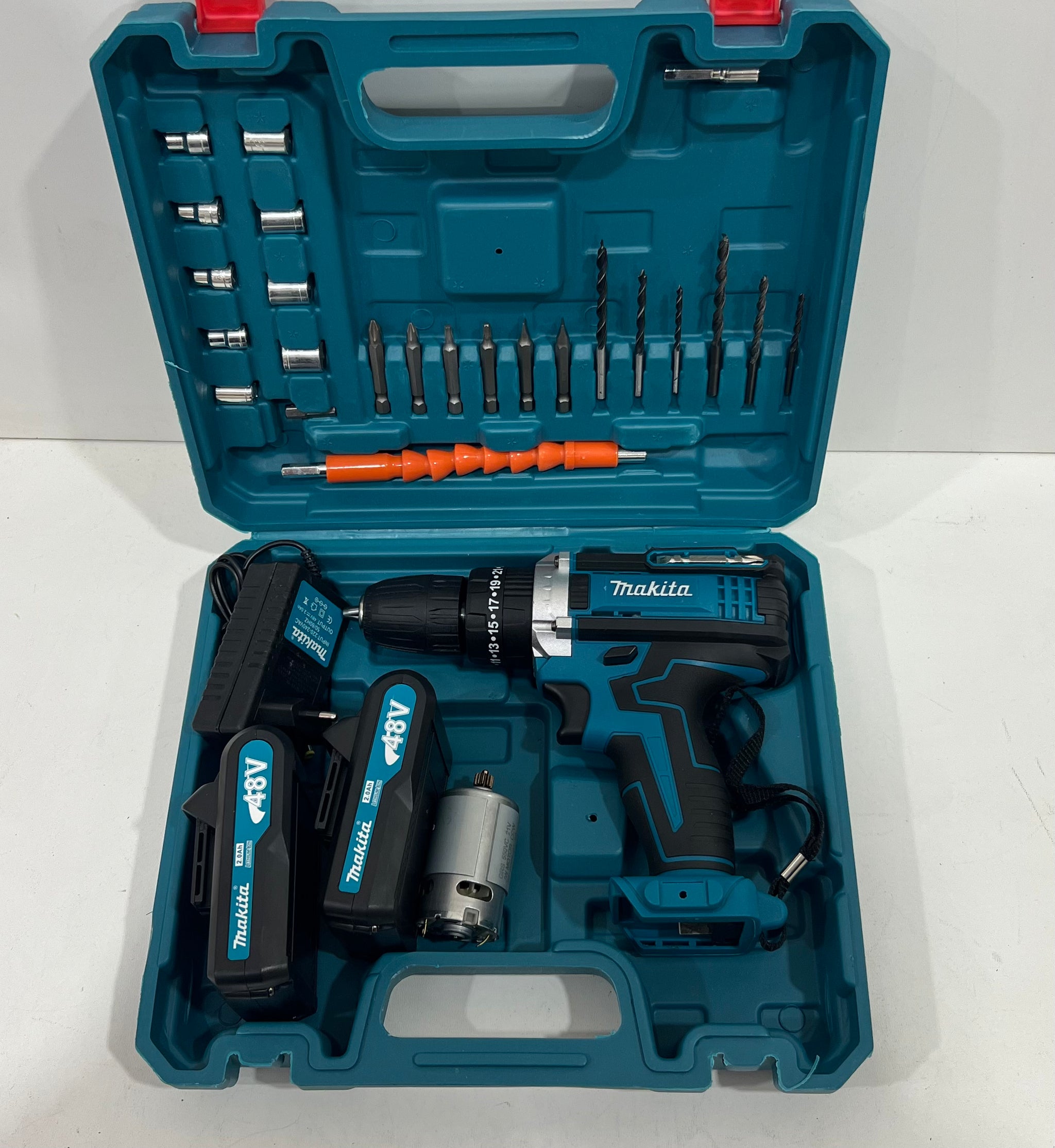 COFFRET VISSEUSE 28 PIÈCES AVEC 2 BATTERIES 48V avec motor gratuit